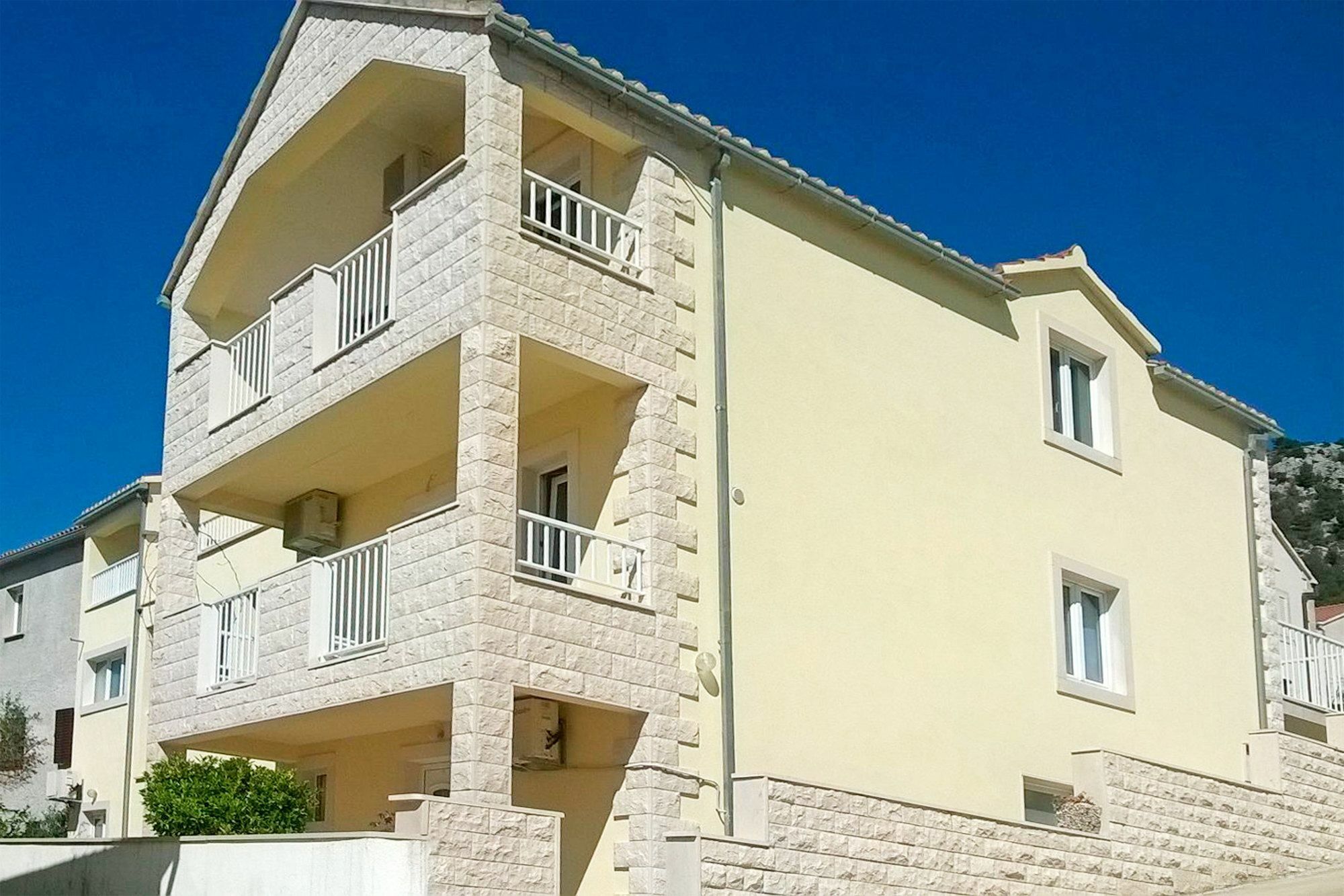 Ratac Apartments Bol Exteriör bild